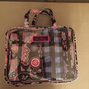 NWT Vera Brady Travel set 4 pc.